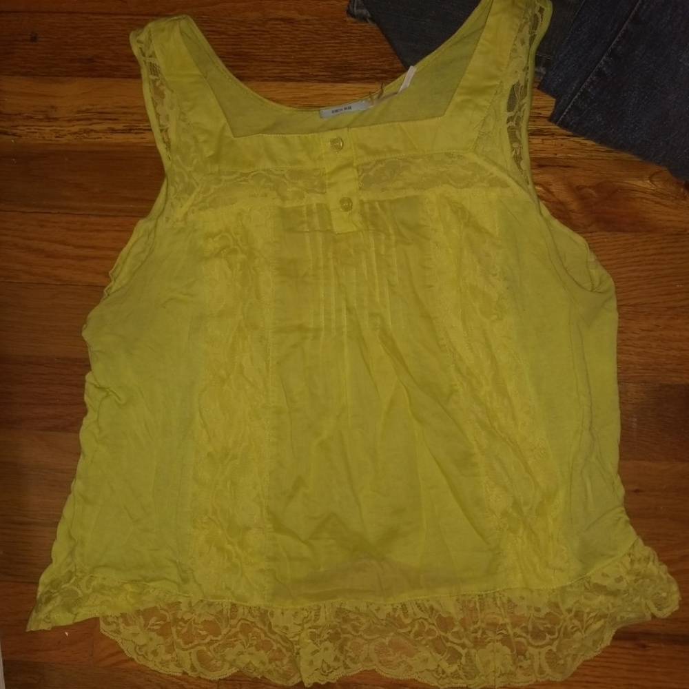 Kimchi Blue Dainty Lace Inset Henley Top NEW - Picture 7 of 7